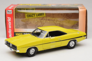 Dodge Charger R/T Amarillo Dirty Mary Crazy Larry Auto World 1:18 AWSS101/06 Metal - imagen 8 de 8