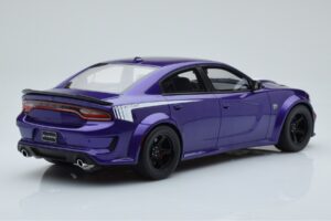 Dodge Charger Super Bee Morado GT Spirit 1:18 GT895 Resina - imagen 2 de 6