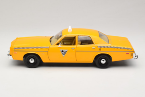 Dodge Monaco Taxi Rocky III GreenLight 1:18 19111 Metal - imagen 4 de 8