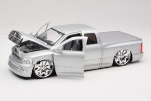 Dodge Ram Tuned Plata Jada 1:18 63162-SM Metal - imagen 2 de 8
