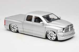 Dodge Ram Tuned Plata Jada 1:18 63162-SM Metal - imagen 6 de 8