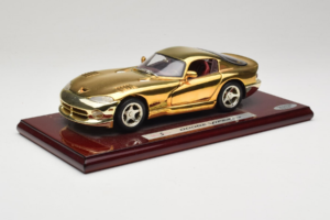 Dodge Viper GTS Gold Plated 23K Maisto 1:18 GP001 Metal - imagen 3 de 8