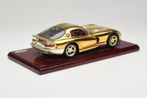 Dodge Viper GTS Gold Plated 23K Maisto 1:18 GP001 Metal - imagen 4 de 8