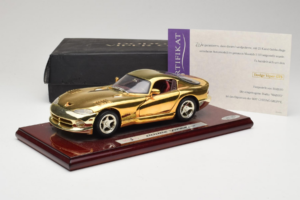 Dodge Viper GTS Gold Plated 23K Maisto 1:18 GP001 Metal - imagen 8 de 8