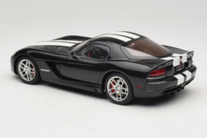 Dodge Viper SRT-10 Coupe Negro AUTOart 1:18 71712 Metal - imagen 7 de 8