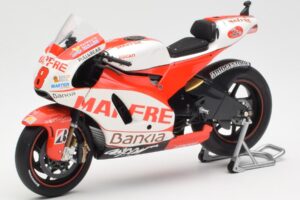 Ducati Desmosedici GP11 #8 H. Barbera Ducati MotoGP Team MotoGP 2011 Minichamps 1:12 123110008 Metal - imagen 2 de 6