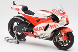 Ducati Desmosedici GP11 #8 H. Barbera Ducati MotoGP Team MotoGP 2011 Minichamps 1:12 123110008 Metal - imagen 4 de 6