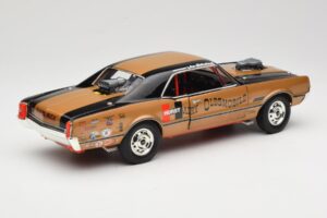 Oldsmobile 442 Hurst Hairy Olds Twin-Engine 4WD 1966 Highway 61 1:18 50089 Metal - imagen 3 de 8