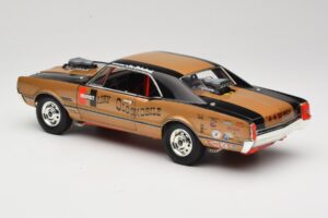 Oldsmobile 442 Hurst Hairy Olds Twin-Engine 4WD 1966 Highway 61 1:18 50089 Metal - imagen 7 de 8