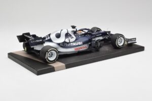 AlphaTauri AT02 #22 Y. Tsunoda Bahrain GP 2021 Minichamps 1:18 117210122 Metal - imagen 3 de 6