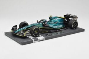 Aston Martin AMR22 Aramco #5 S. Vettel Abu Dhabi GP 2022 Last Race Collector's Edition Minichamps 1:18 117222205 Resina - imagen 2 de 7