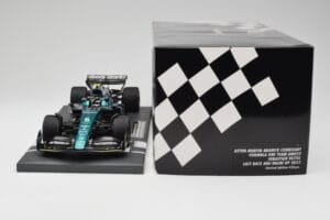 Aston Martin AMR22 Aramco #5 S. Vettel Abu Dhabi GP 2022 Last Race Collector's Edition Minichamps 1:18 117222205 Resina - imagen 6 de 7