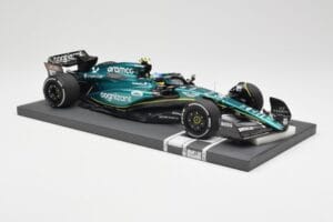 Aston Martin AMR23 #14 F. Alonso 3rd Place Saudi Arabian GP 2023 Minichamps 1:18 117230214 Metal - imagen 4 de 7