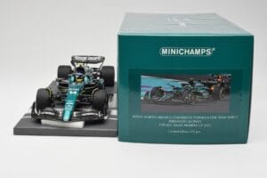 Aston Martin AMR23 #14 F. Alonso 3rd Place Saudi Arabian GP 2023 Minichamps 1:18 117230214 Metal - imagen 6 de 7