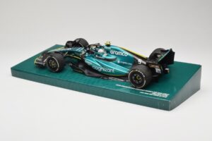 Aston Martin AMR22 #5 S. Vettel Last Race Abu Dhabi GP 2022 Minichamps 1:18 147222205 Resina - imagen 5 de 7