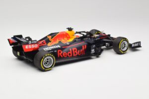 Aston Martin Red Bull Racing RB16 #33 M. Verstappen Abu Dhabi GP Winner 2020 Minichamps 1:18 110201733 Metal - imagen 2 de 7