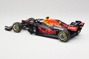 Aston Martin Red Bull Racing RB16 #33 M. Verstappen Abu Dhabi GP Winner 2020 Minichamps 1:18 110201733 Metal - imagen 5 de 7