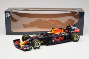 Aston Martin Red Bull Racing RB16 #33 M. Verstappen Abu Dhabi GP Winner 2020 Minichamps 1:18 110201733 Metal - imagen 7 de 7