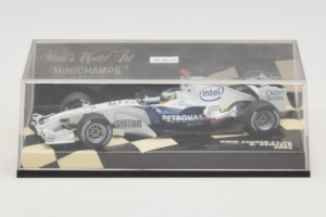 BMW Sauber F1.06 #16 N. Heidfeld BMW Sauber F1 Team 2006 Minichamps 1:43 400060016 Metal - imagen 4 de 5