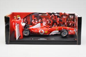 Ferrari F2003-GA F1 Constructors World Champions 2003 Hot Wheels 1:18 G3764 Metal - imagen 6 de 7