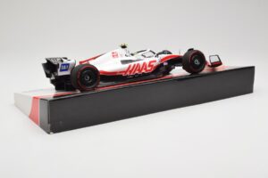 Haas VF-22 #47 M. Schumacher Bahrain GP 2022 Minichamps 1:18 147220147 Metal - imagen 3 de 7