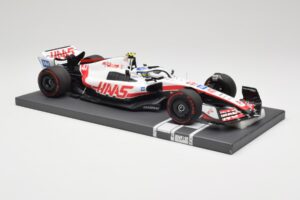 Haas VF-22 #47 M. Schumacher Brazilian GP 2022 Minichamps 1:18 117222147 Resina - imagen 4 de 7