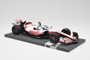 Haas VF-22 #47 M. Schumacher British GP 2022 Minichamps 1:18 117221047 Resina - imagen 4 de 7