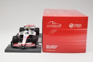 Haas VF-22 #47 M. Schumacher British GP 2022 Minichamps 1:18 117221047 Resina - imagen 6 de 7