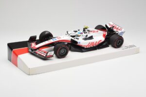 Haas VF-22 #47 M. Schumacher British GP Points 2022 Minichamps 1:18 147221047 Metal - imagen 2 de 6