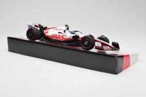 Haas VF-22 #47 M. Schumacher British GP Points 2022 Minichamps 1:18 147221047 Metal - imagen 4 de 6
