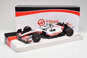 Haas VF-22 #47 M. Schumacher British GP Points 2022 Minichamps 1:18 147221047 Metal - imagen 6 de 6