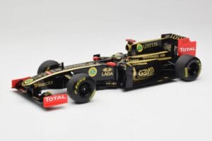 Lotus Renault GP R31 #10 B. Senna F1 2011 Minichamps 1:18 150110079-C1 Metal