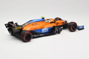 McLaren MCL35M #4 L. Norris Pole Position Russian GP 2021 Minichamps 1:18 530213404 Metal - imagen 2 de 7