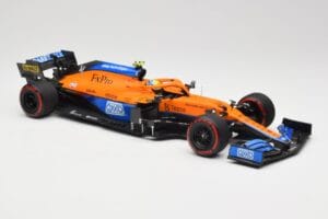 McLaren MCL35M #4 L. Norris Pole Position Russian GP 2021 Minichamps 1:18 530213404 Metal - imagen 4 de 7
