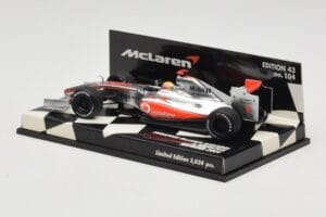 McLaren Mercedes MP4-24 #1 L. Hamilton Showcar 2009 Minichamps 1:43 530094371 Metal - imagen 3 de 5