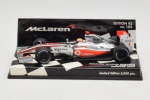 McLaren Mercedes MP4-24 #1 L. Hamilton Showcar 2009 Minichamps 1:43 530094371 Metal