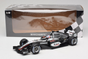 McLaren MP4/19 Mercedes K. Raikkonen F1 2004 Minichamps 1:18 530041806 Metal - imagen 7 de 7