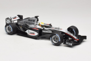 McLaren MP4/19 Mercedes L. Hamilton Autosport Young Driver Test Silverstone 2004 Minichamps 1:18 530044418 Metal - imagen 4 de 7