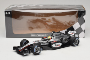 McLaren MP4/19 Mercedes L. Hamilton Autosport Young Driver Test Silverstone 2004 Minichamps 1:18 530044418 Metal - imagen 7 de 7