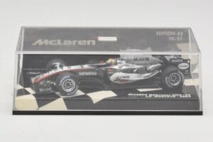 McLaren Mercedes MP4-20 #10 J-P. Montoya Race Car 2005 Minichamps 1:43 530054310 Metal - imagen 5 de 5