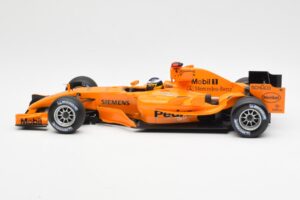 McLaren MP4-20 Mercedes P. de la Rosa Interim Test Car 2006 Minichamps 1:18 530061894 Metal - imagen 3 de 6