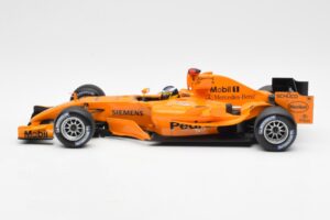 McLaren Mercedes MP4-20 P. de la Rosa F1 Test Car 2005 Minichamps 1:18 B66962343 Metal - imagen 3 de 6