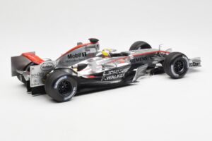 McLaren Mercedes MP4-21 #4 J.P. Montoya F1 2006 Minichamps 1:18 530061804 Metal - imagen 2 de 6
