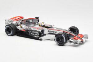 McLaren Mercedes MP4-21 #4 J.P. Montoya F1 2006 Minichamps 1:18 530061804 Metal - imagen 4 de 6