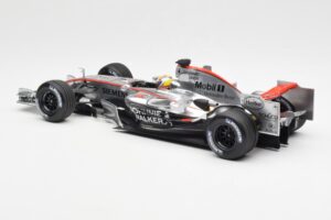 McLaren Mercedes MP4-21 #4 J.P. Montoya F1 2006 Minichamps 1:18 530061804 Metal - imagen 5 de 6