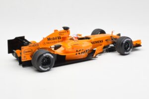 McLaren MP4-21 Mercedes #3 K. Raikkonen Interim Livery 2006 Minichamps 1:18 530061873 Metal - imagen 2 de 6