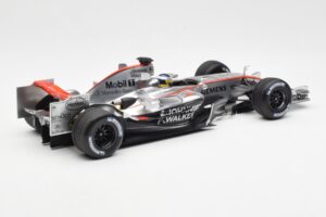 McLaren Mercedes MP4-21 P. de la Rosa F1 Showcar 2006 Minichamps 1:18 B66962346 Metal - imagen 2 de 6