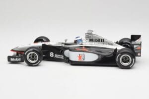 McLaren MP4/13 #8 M. Hakkinen F1 World Champion 1998 Minichamps 1:18 18690008 Metal - imagen 3 de 7