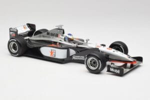 McLaren MP4/13 #8 M. Hakkinen F1 World Champion 1998 Minichamps 1:18 18690008 Metal - imagen 4 de 7