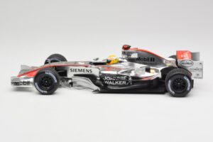 McLaren MP4-25 Mercedes #2 L. Hamilton Showcar 2010 Minichamps 1:18 110100006-R1 Metal - imagen 3 de 6
